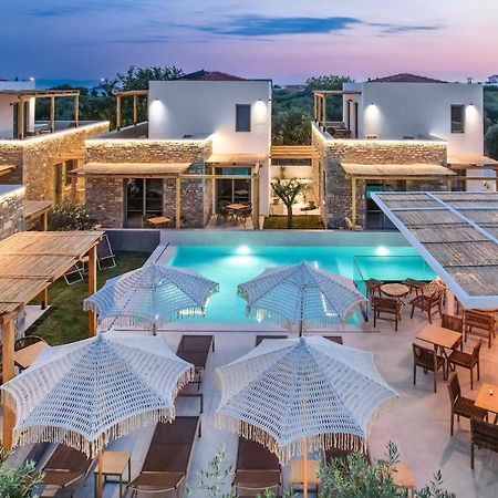 Azzure Luxury Suites 포토스 외부 사진