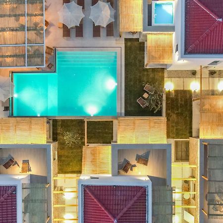 Azzure Luxury Suites 포토스 외부 사진