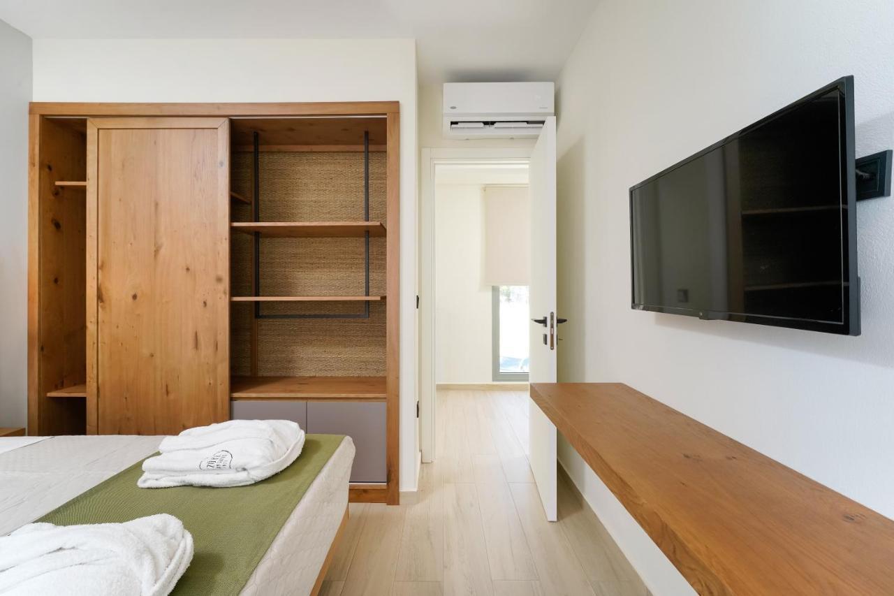 Azzure Luxury Suites 포토스 외부 사진