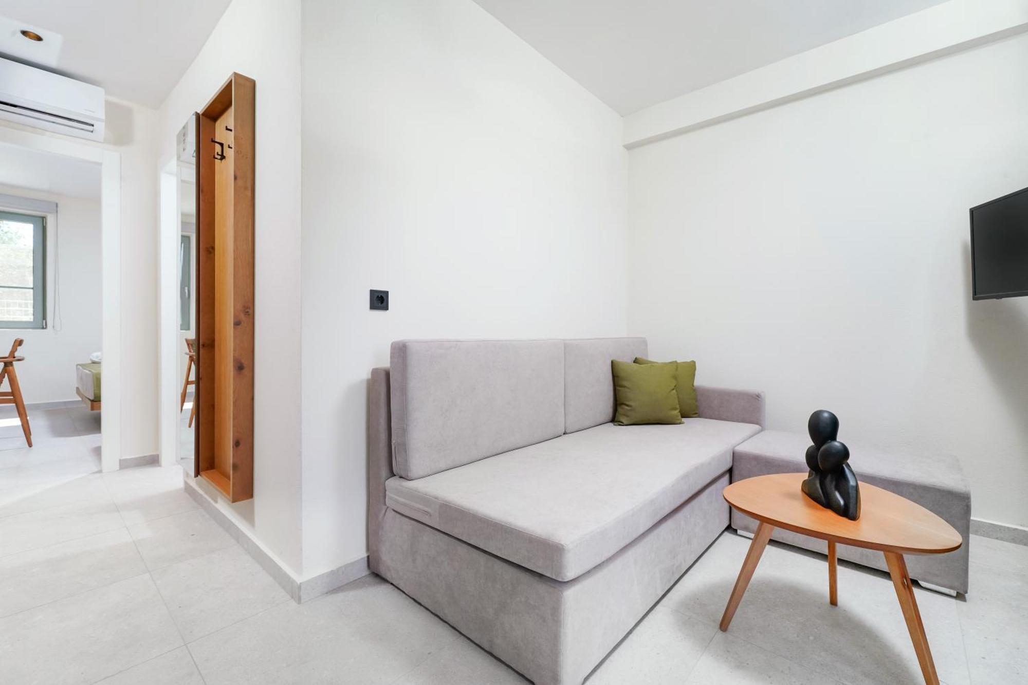 Azzure Luxury Suites 포토스 외부 사진