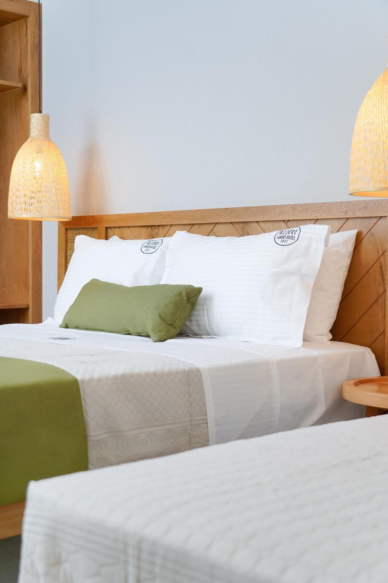 Azzure Luxury Suites 포토스 외부 사진