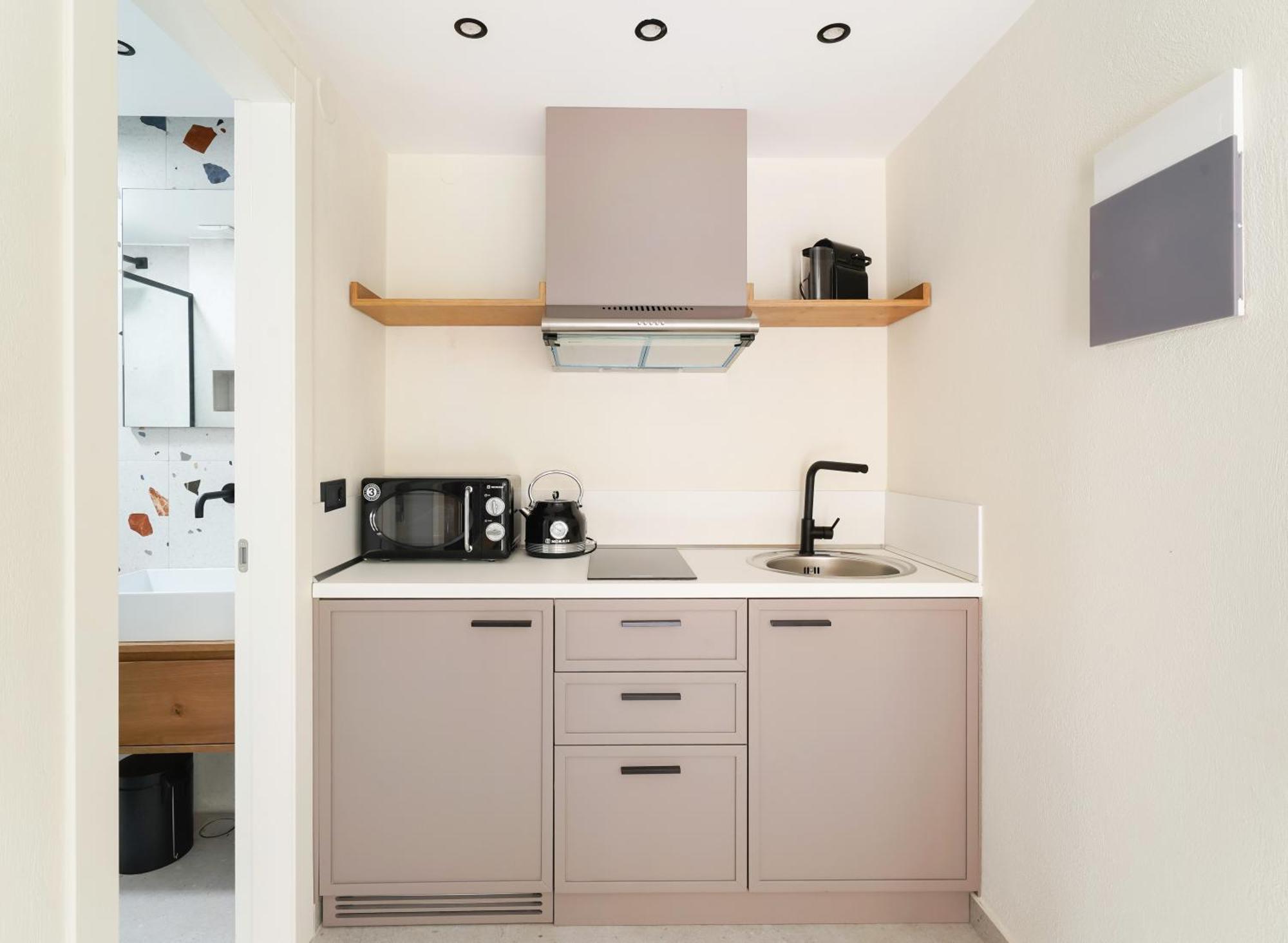 Azzure Luxury Suites 포토스 외부 사진