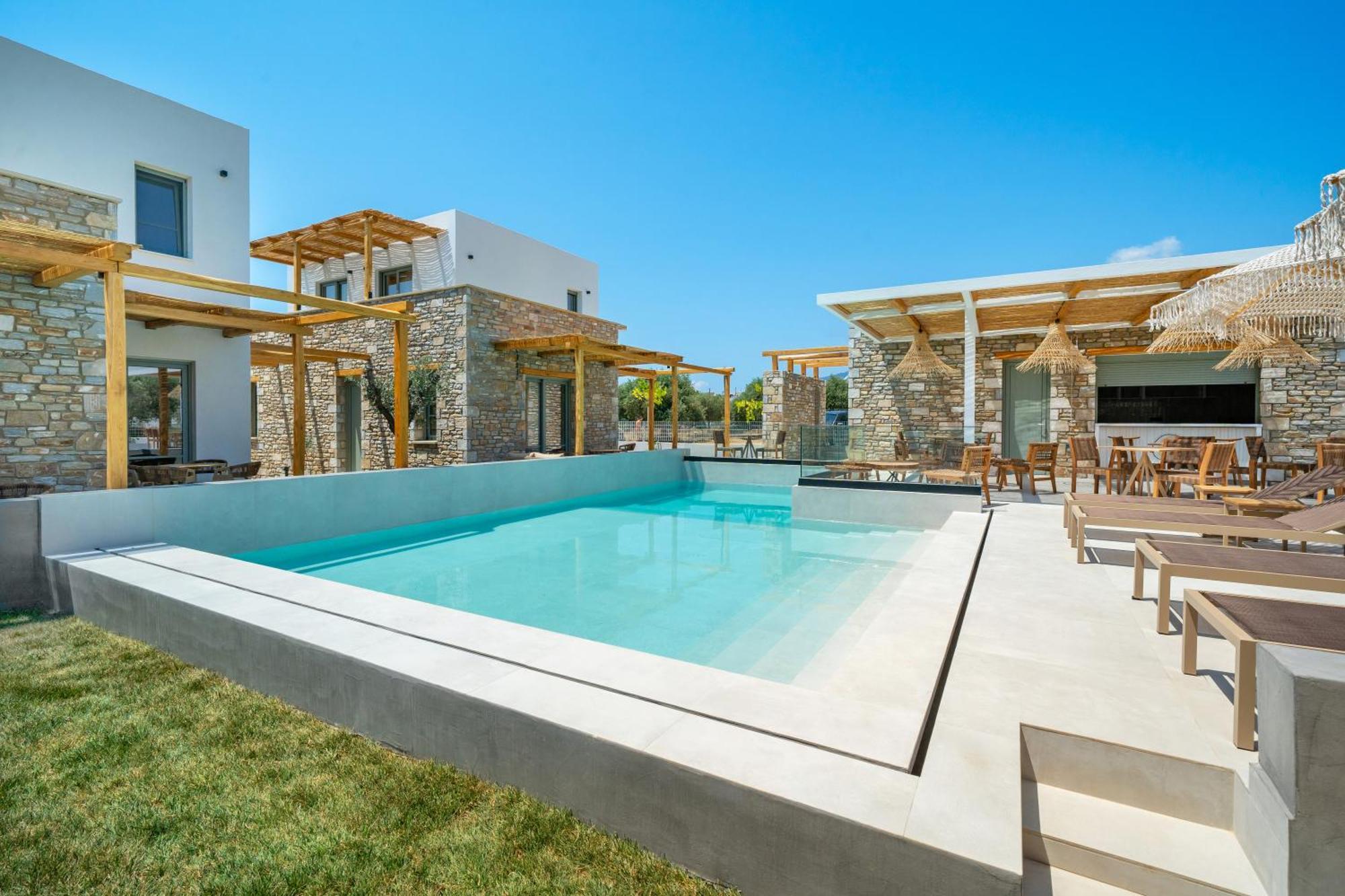 Azzure Luxury Suites 포토스 외부 사진